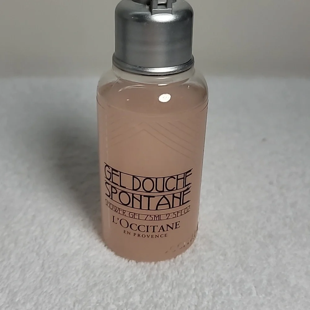 A lot of beauty products! - Picture 3 of 10